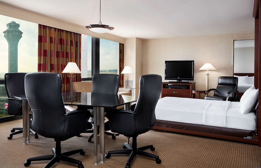 Hilton Chicago OHare Airport 65/82