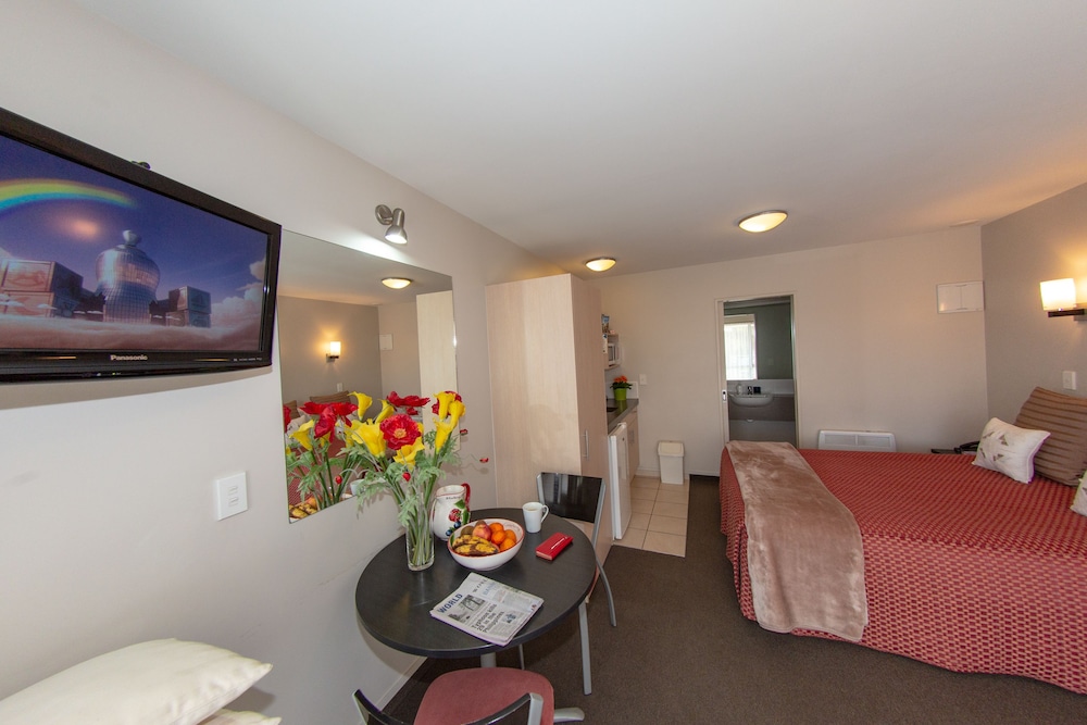 Cranford Oak Motel 29/46