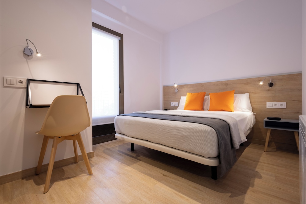 Hostal Sans 14/50
