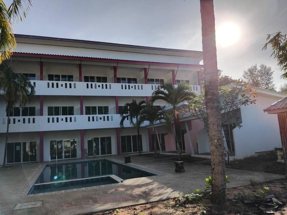 Khaolak Summer House Resort 2 4/67