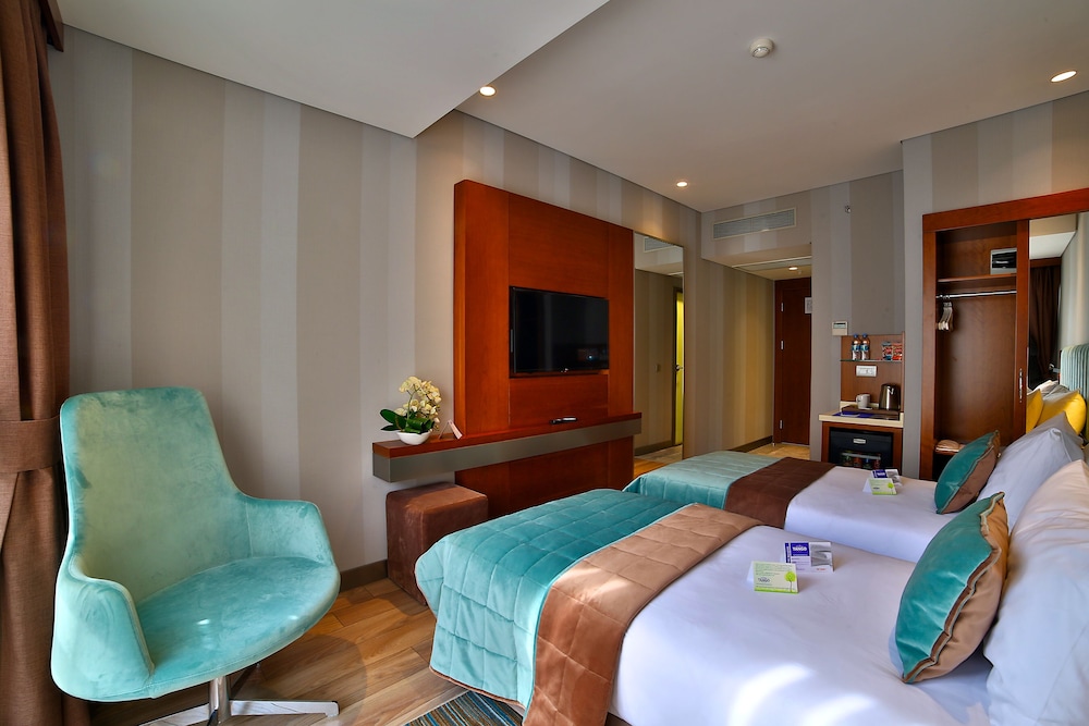 The Tango Hotel 27/42