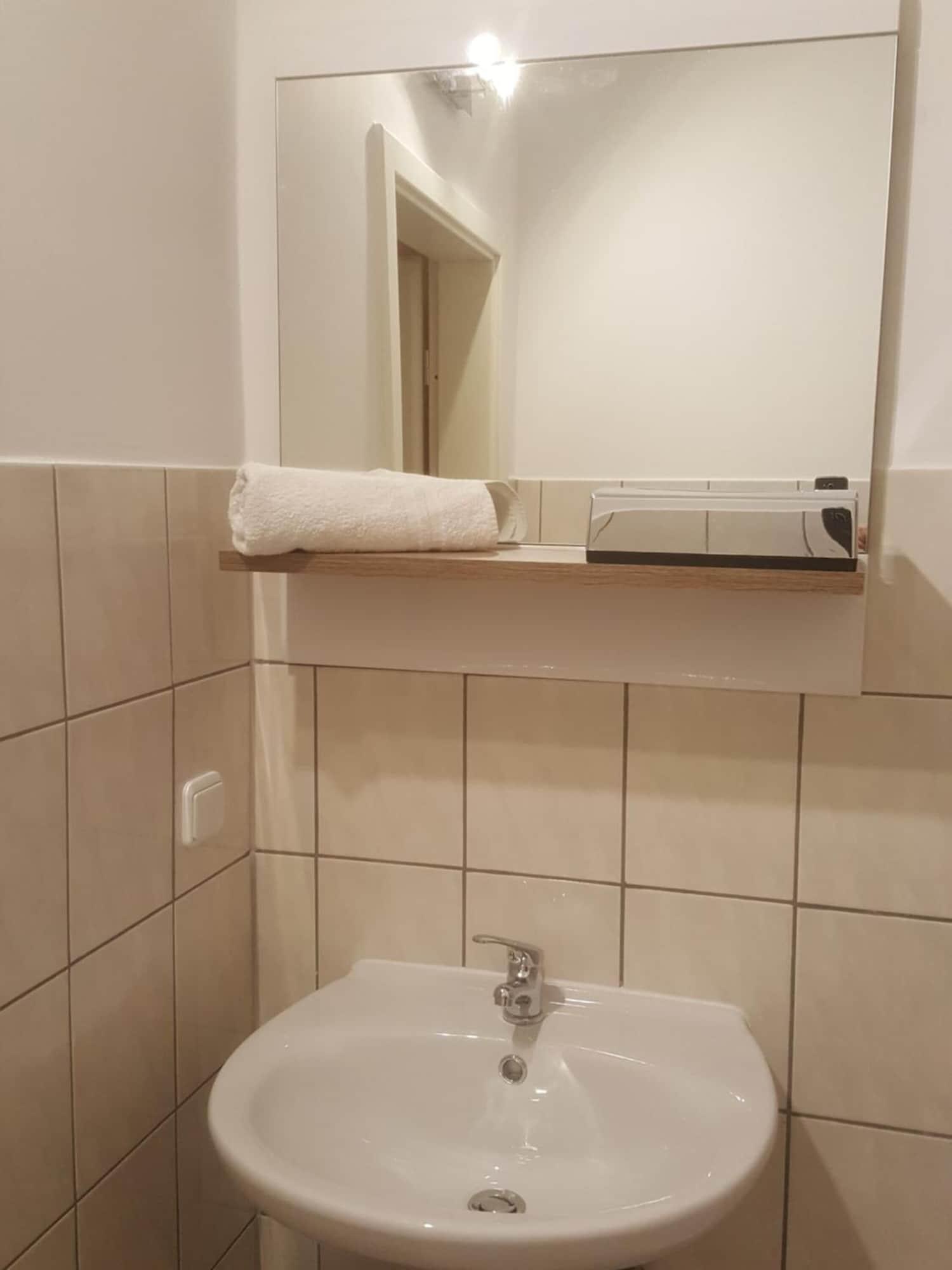 HOTEL RESIDENZ OBERURSELER HOF 46/47