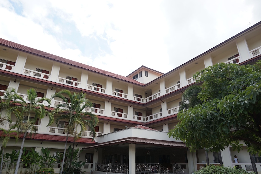 A.P. Garden Hotel 1/48