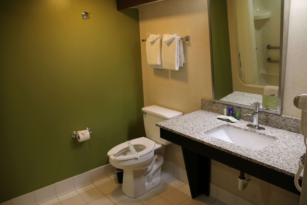 Sleep Inn Near Great Lakes Naval Base 10/38