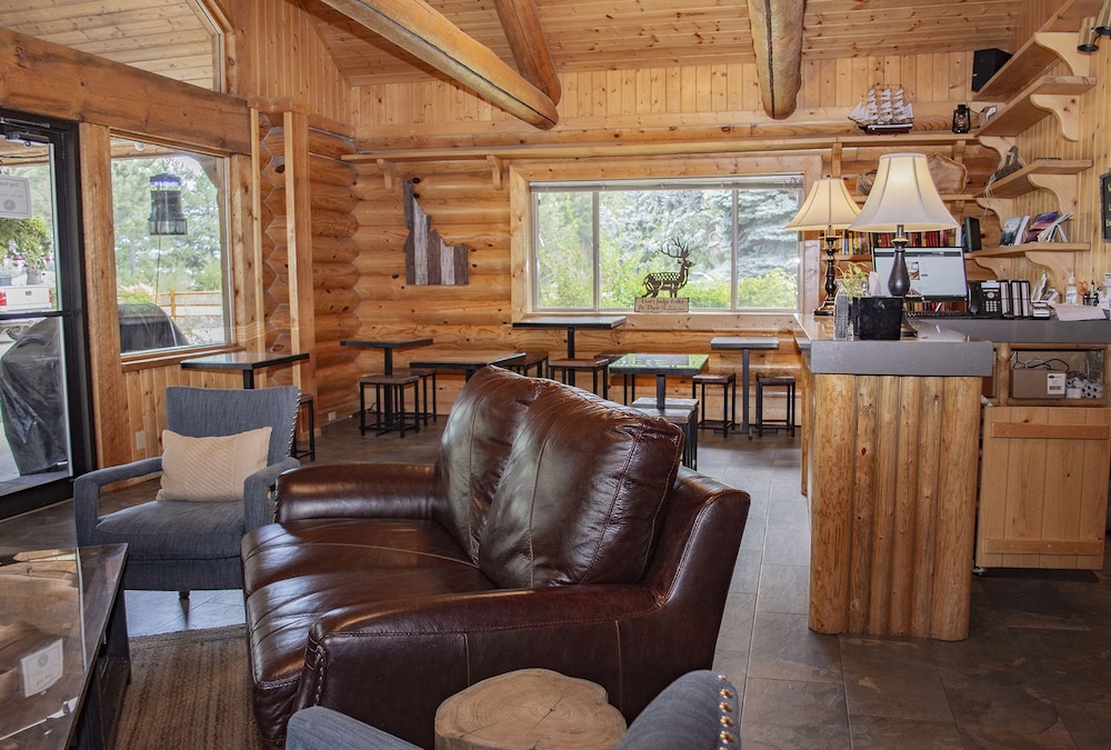 Bonners Ferry Log Inn 31/48