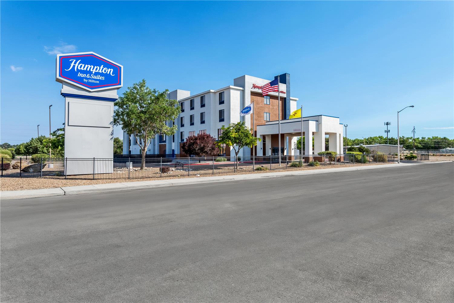 Hampton Inn & Suites Farmington, NM 32/33
