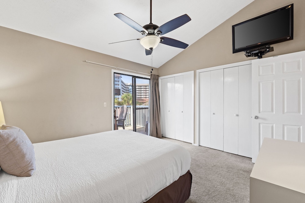 1 BEDROOM, CONDO, GARDEN VIEW