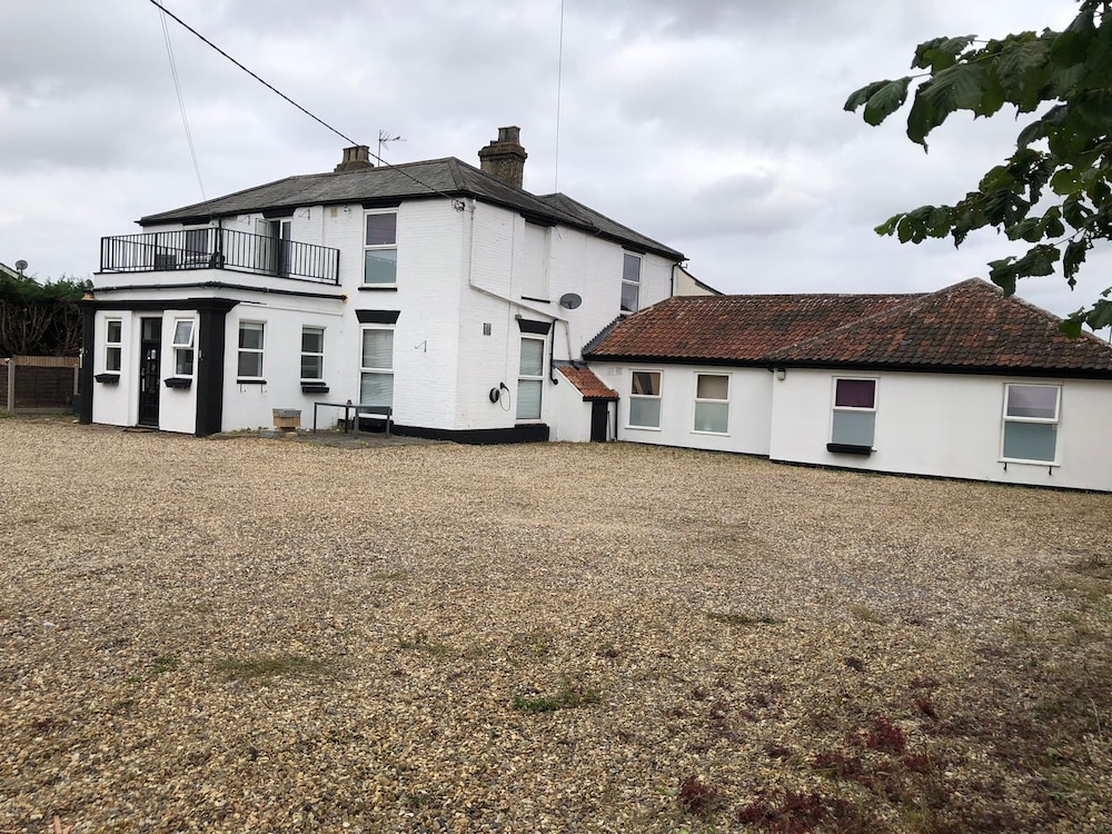 OYO Watton Vibe Hotel 6/50
