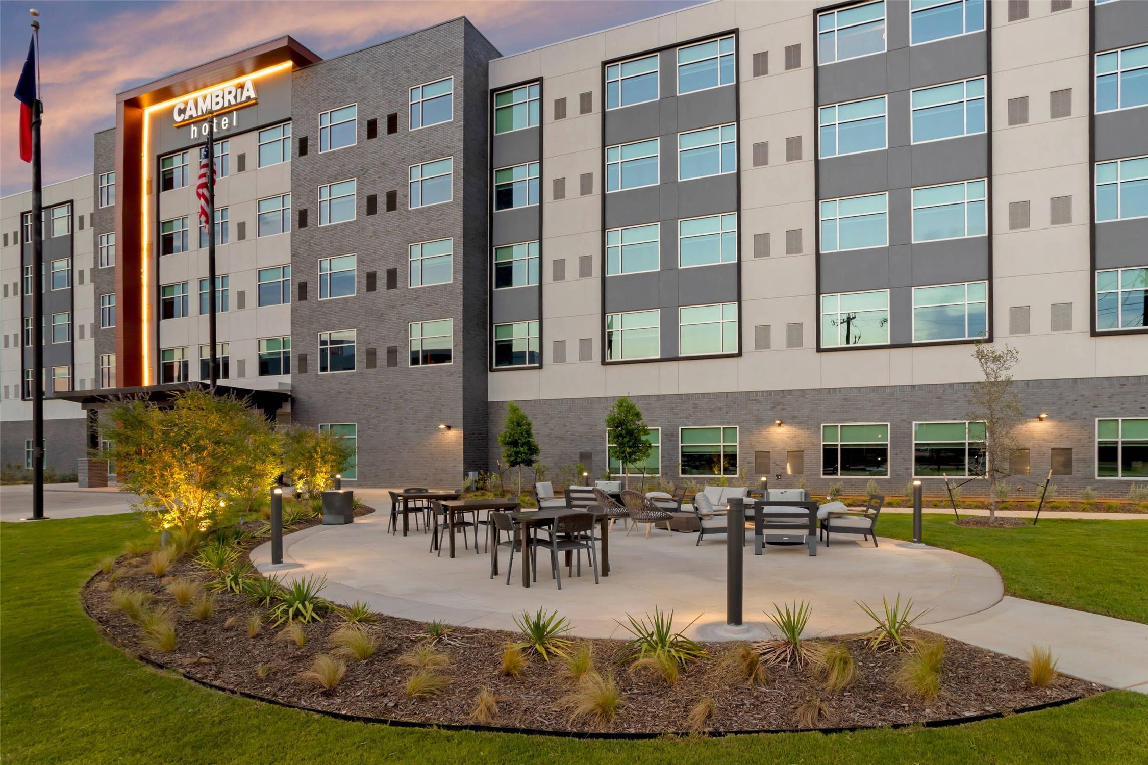 Cambria Hotel Fort Worth - Medical Center 37/39