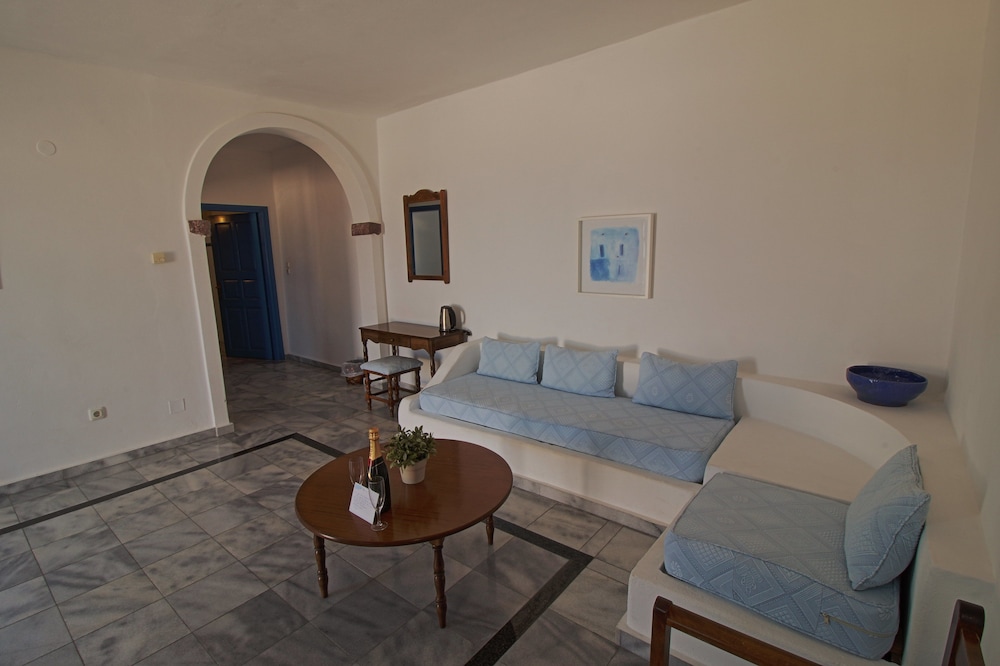 Aethrio Sunset Village Oia 46/87