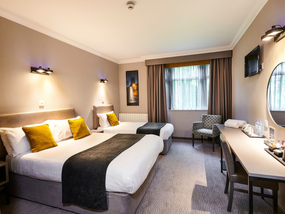 ROOM, TWIN BEDS