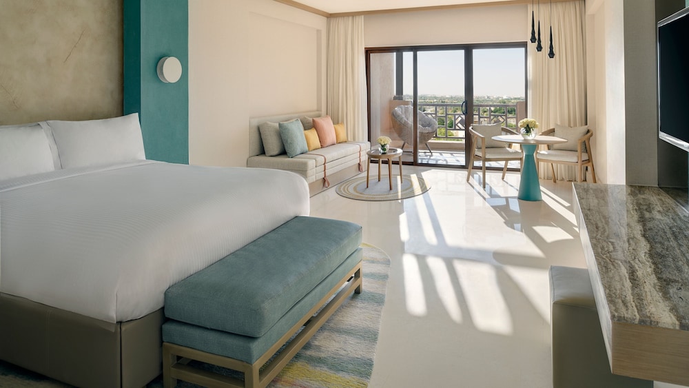 Suite, King Bed, Garden View, North Wing