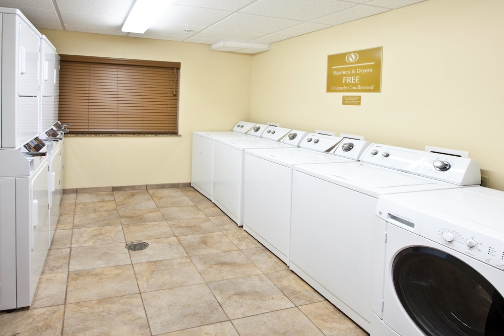Candlewood Suites Tallahassee 13/44