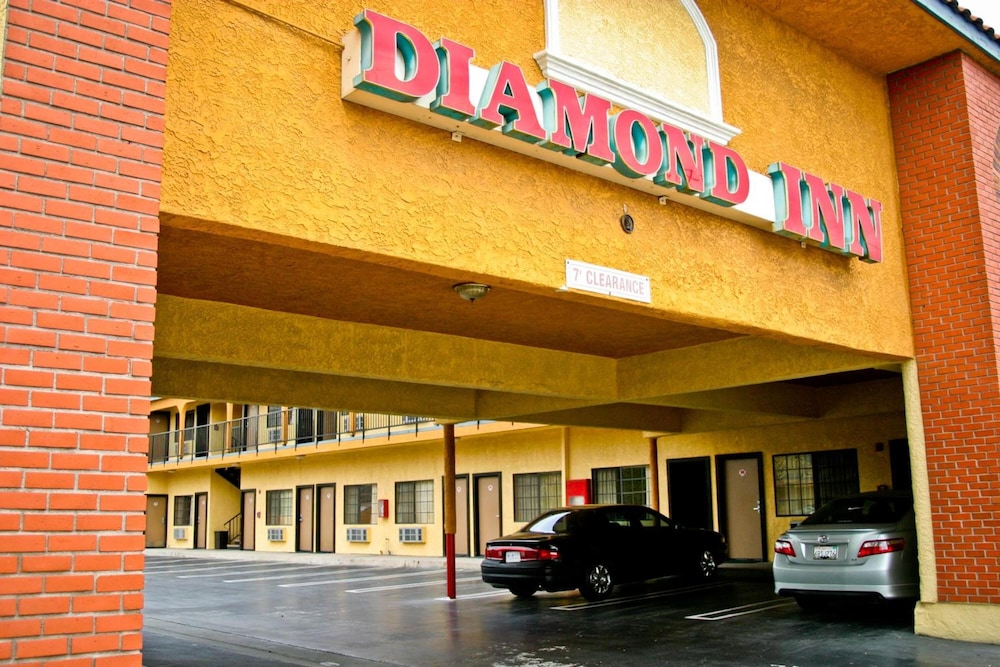 Diamond Inn 10/46