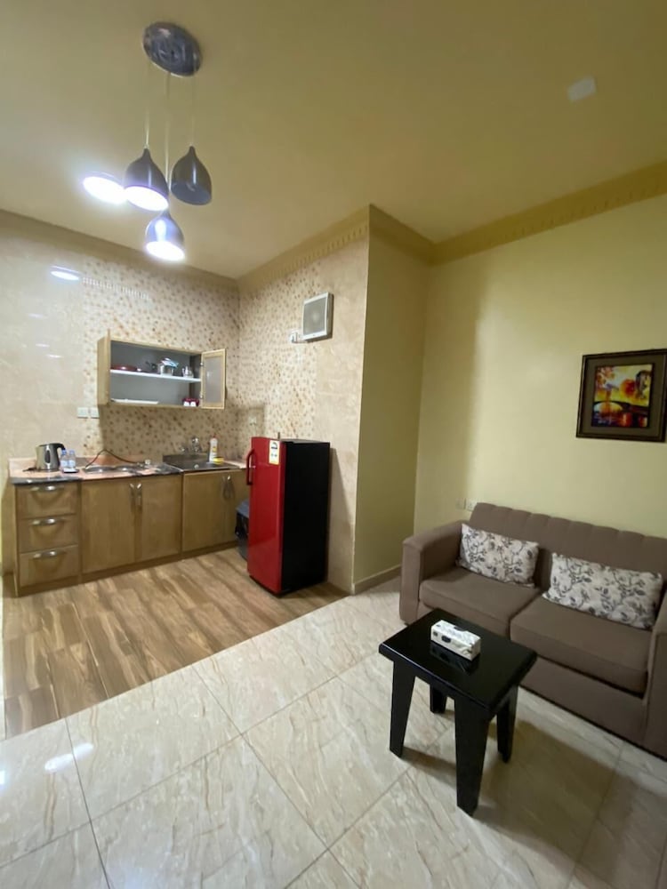 ديار البساتين للشقق الفندقية(Diyar Al Basateen Hotel Apartment) 13/17