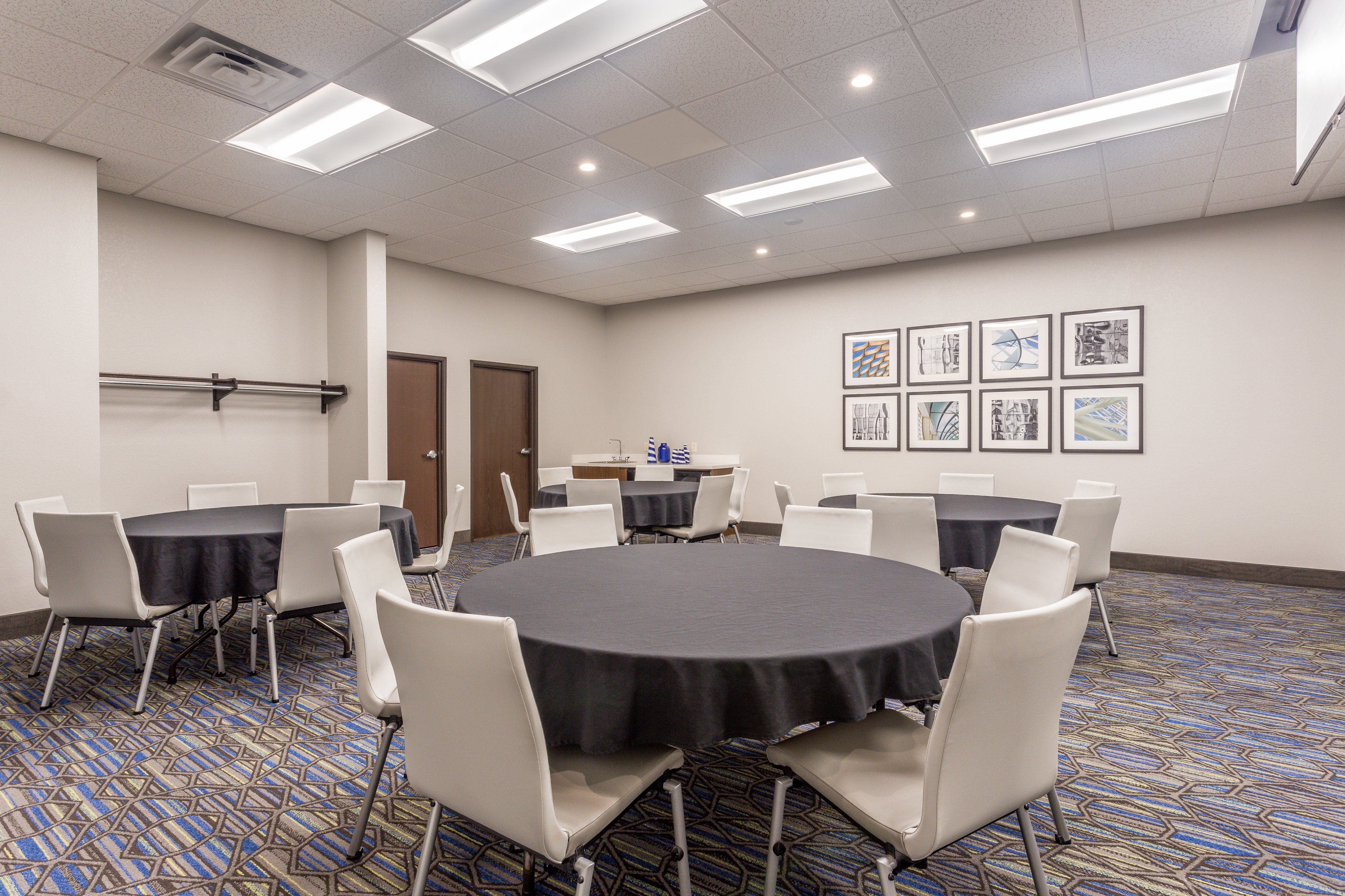 Holiday Inn Express Hotel And Suites Eau Claire North 55/57