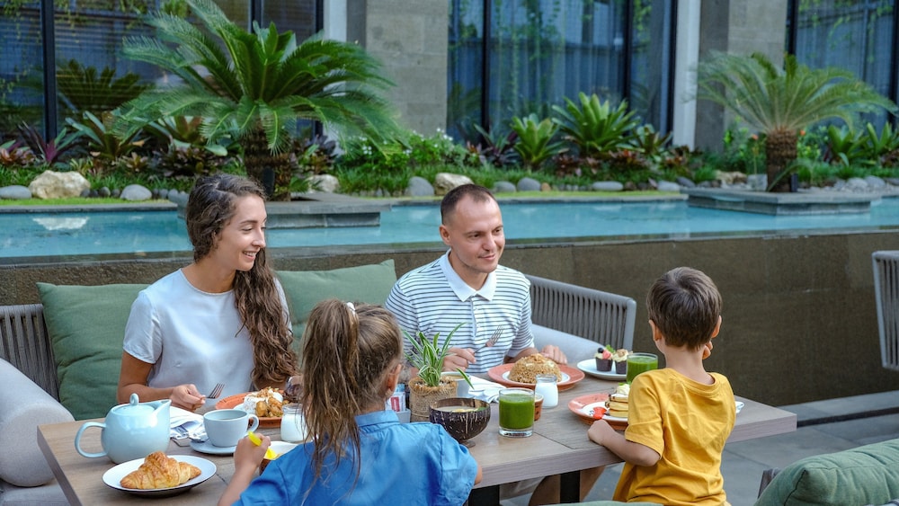 Holiday Inn Bali Sanur 48/58