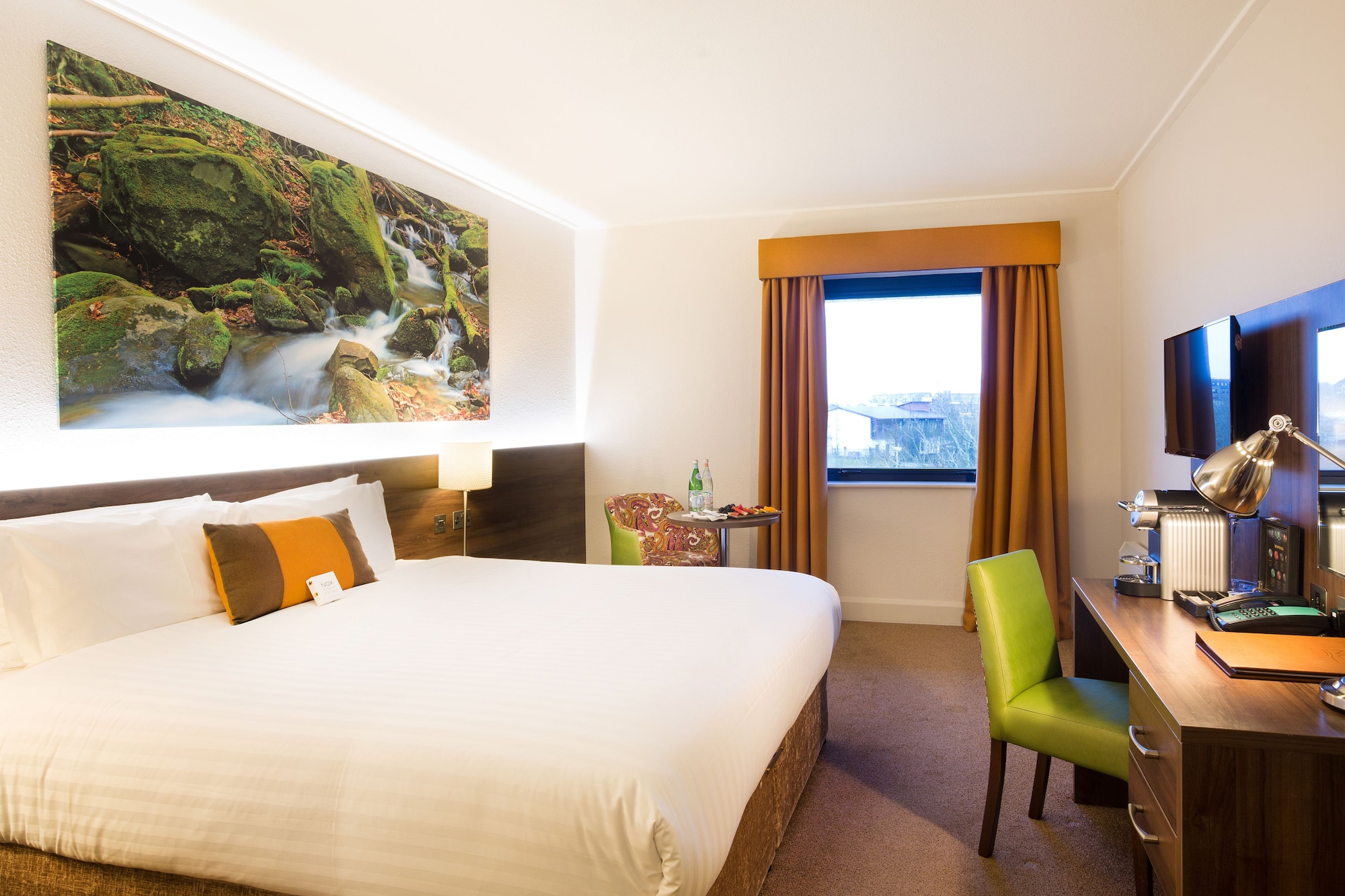 ROOM, KING BED