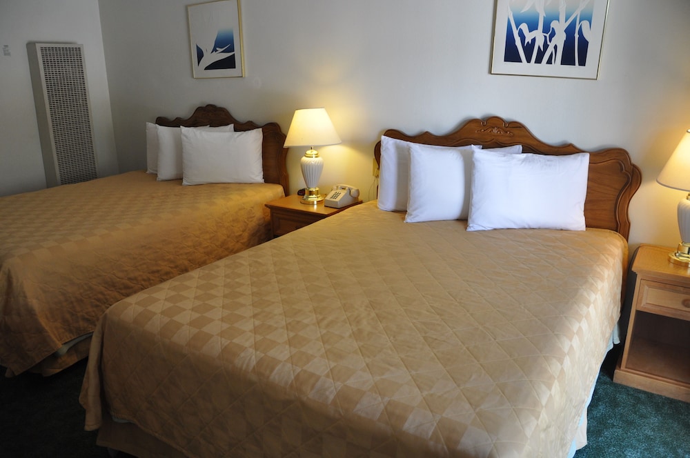 Cedar Inn & Suites 19/64