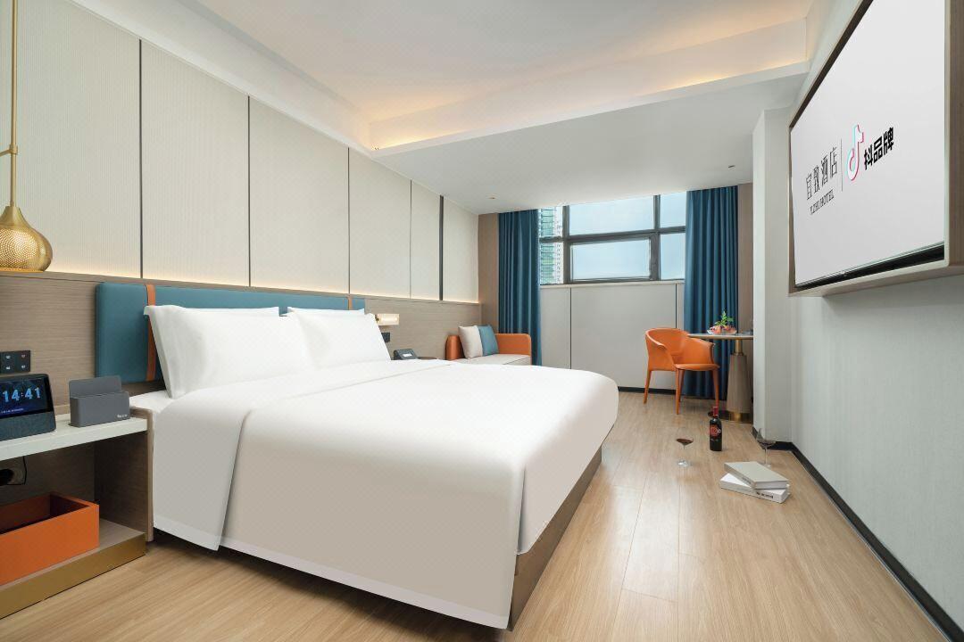 ECHIC HL (Shenzhen Luohu Port Railway Station Branch) 14/37