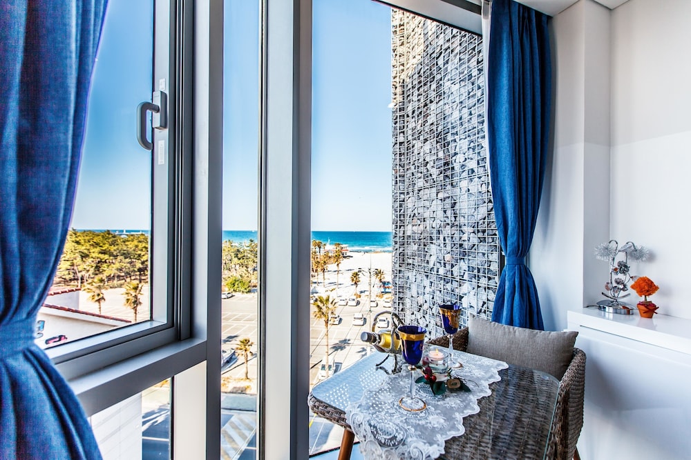 Bluespring Boutique Hotel 30/50