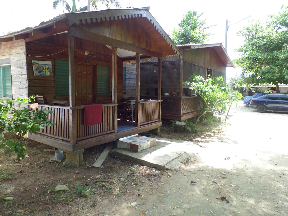 Beach Road Cottages At Jah Bs photo3
