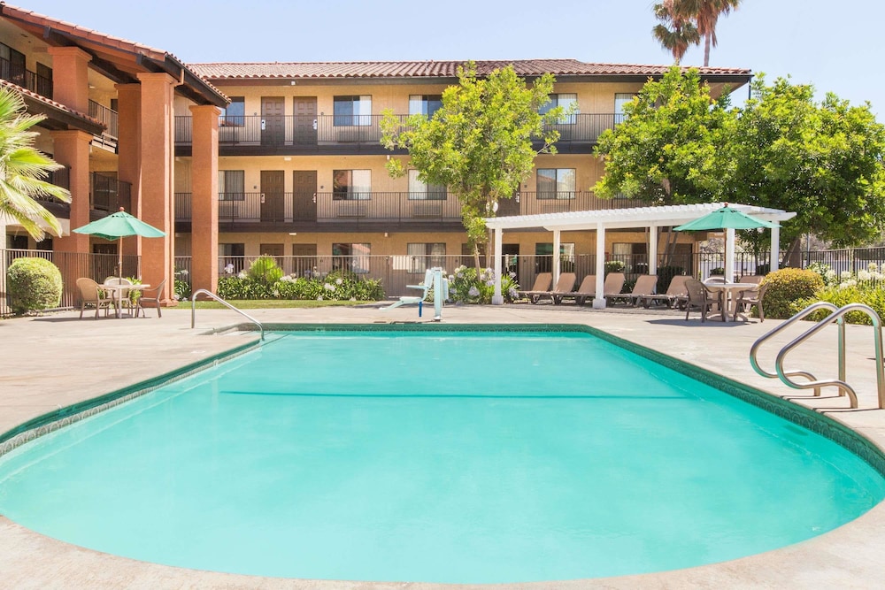 Days Inn by Wyndham San Jose Airport 2/17