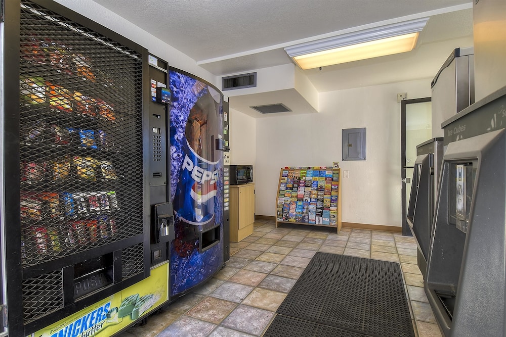 Motel6 Carlsbad, CA Beach 33/50