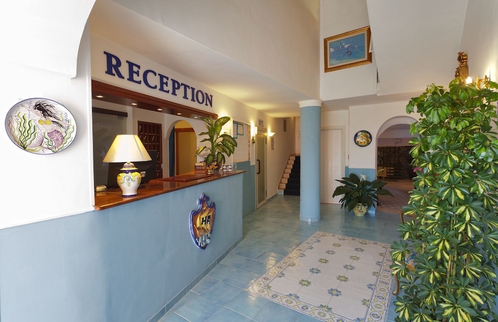 Hotel Antares 7/27