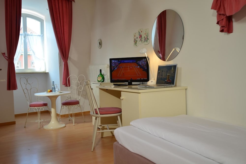 Romantica Hotel Blauer Hecht 25/57