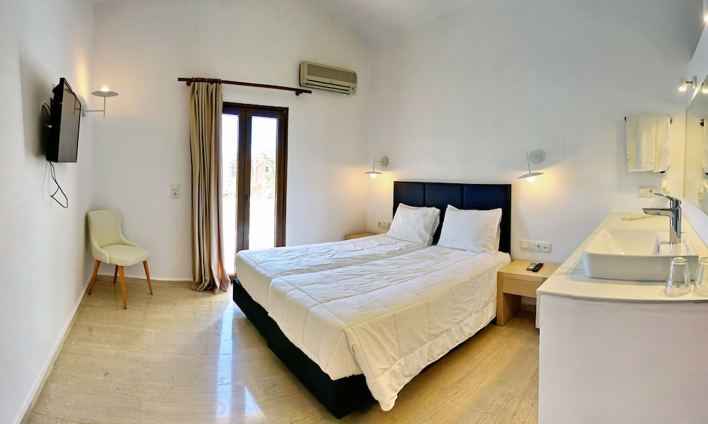 Pasiphae Hotel 29/72