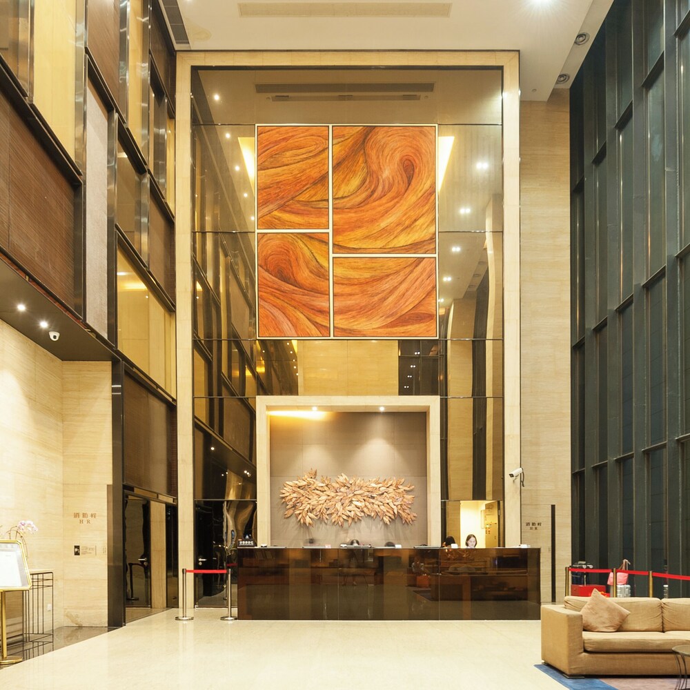 Yicheng Apartment Poly World Center 8/59