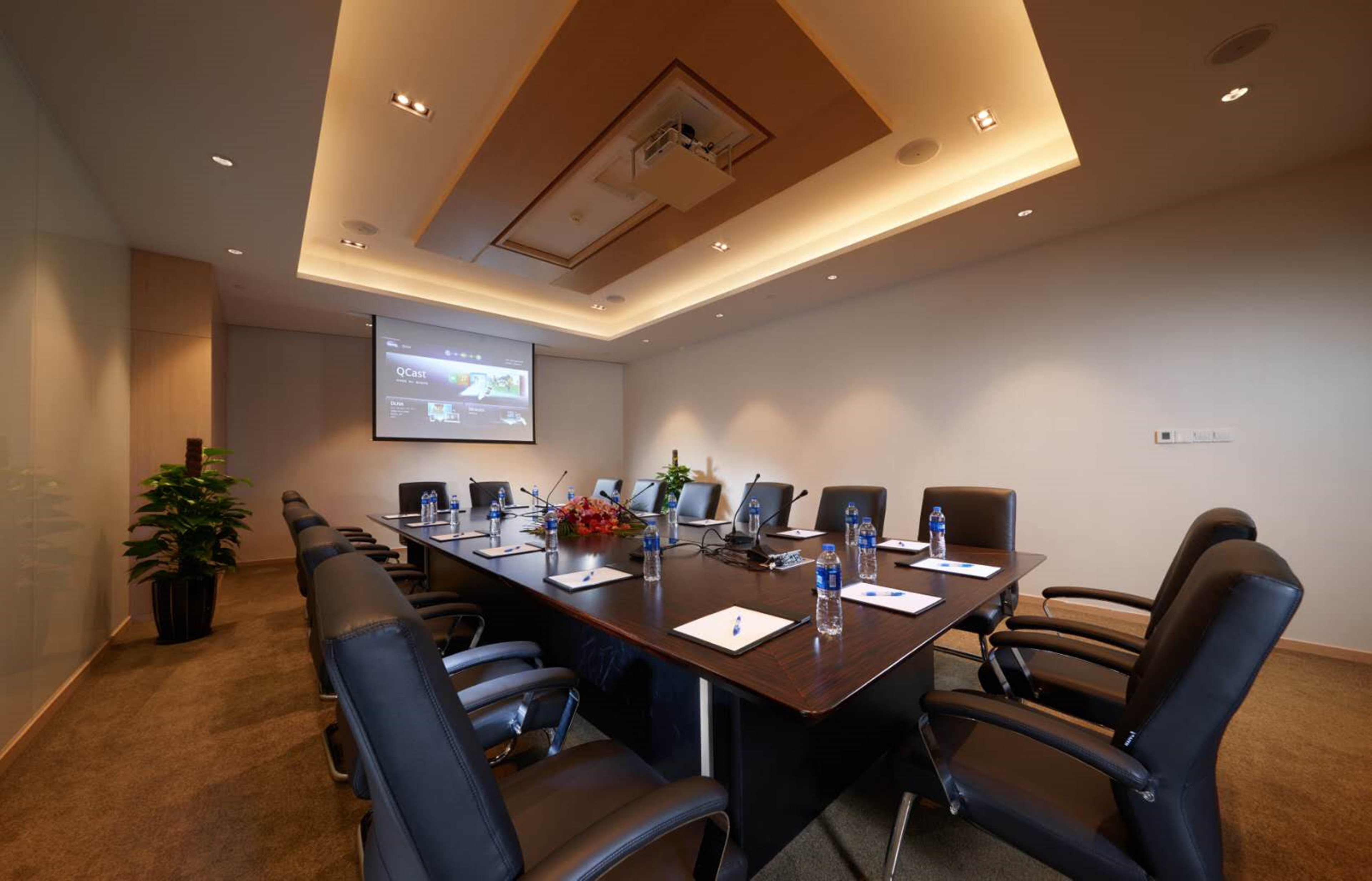 Holiday Inn Express Shanghai Zhenping 59/69