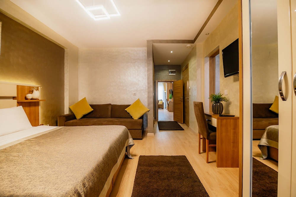 Kavalali Suites 7/50
