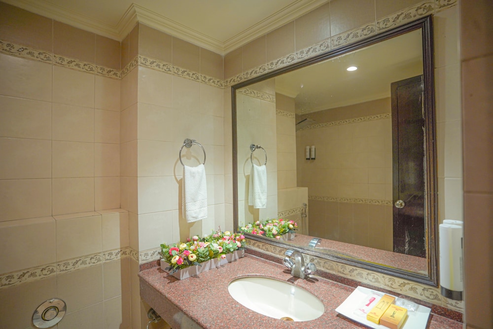 Hotel Swarn Towers 48/50