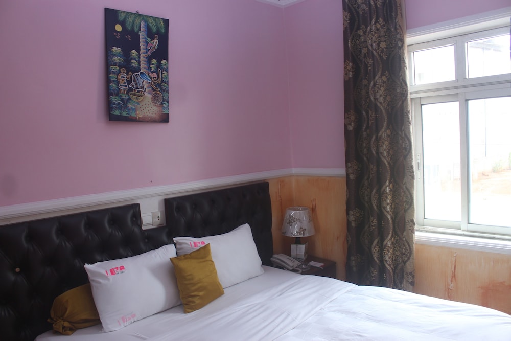 Liza Hotel 14/43