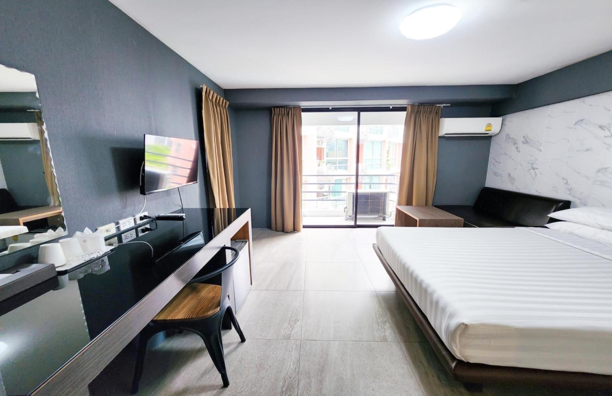 Watana Hotel Bangkok 9/63