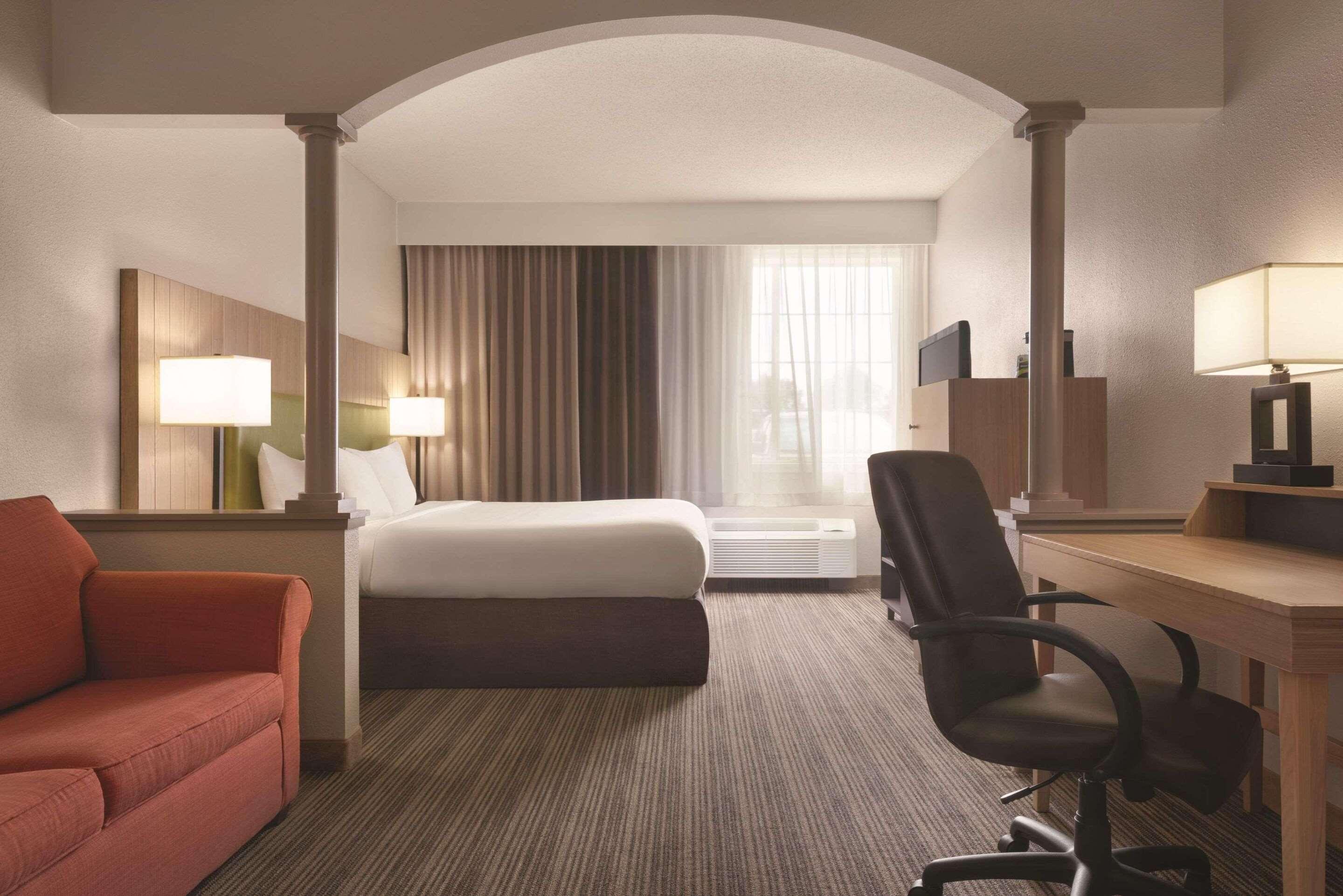 جناح بسرير كينج، Country Inn & Suites By Radisson, Eagan, MN 2/2