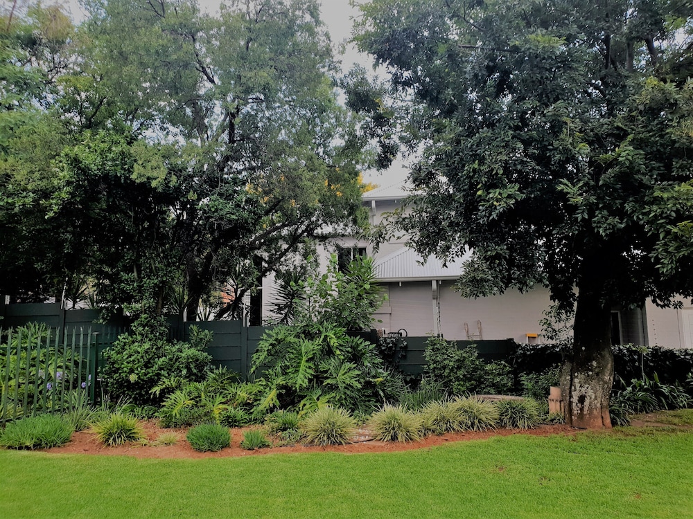 Moonflower Cottages 64/71