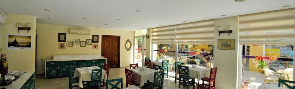BENNA HOTEL 62/77