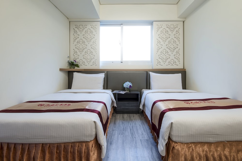 Harmonious Hotel 19/48