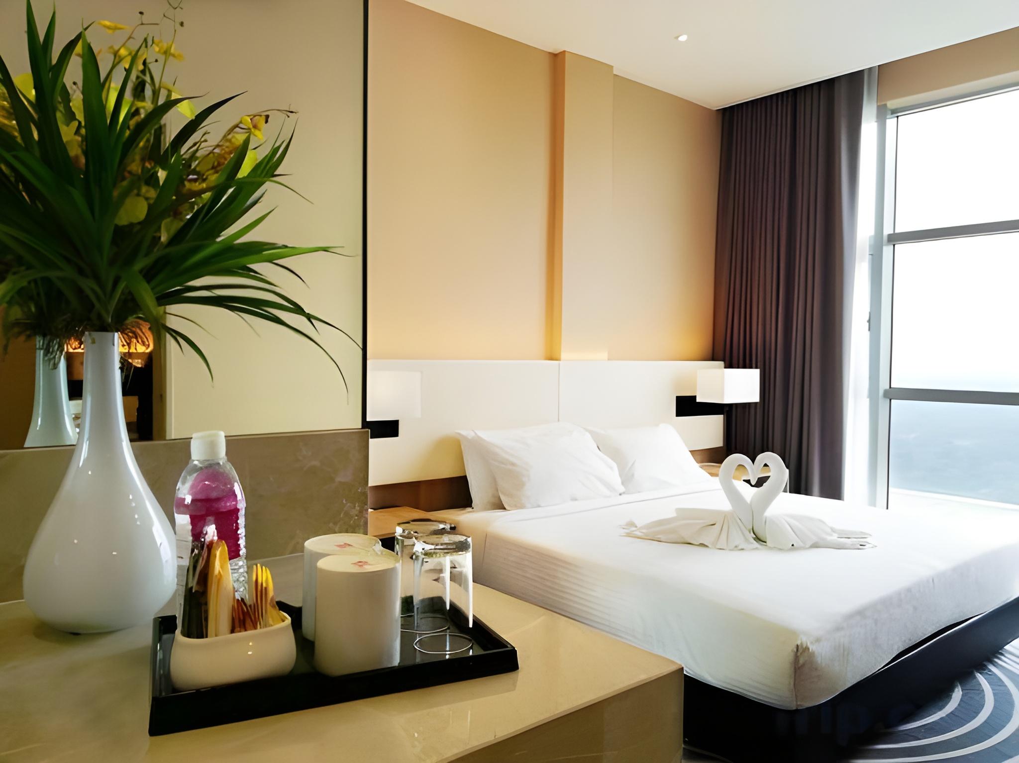 Skyline Deluxe King Room