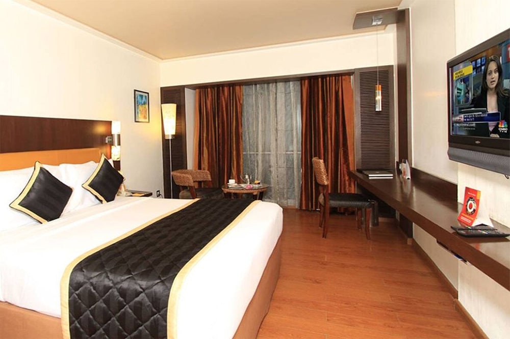 IRIS HOTEL 13/60