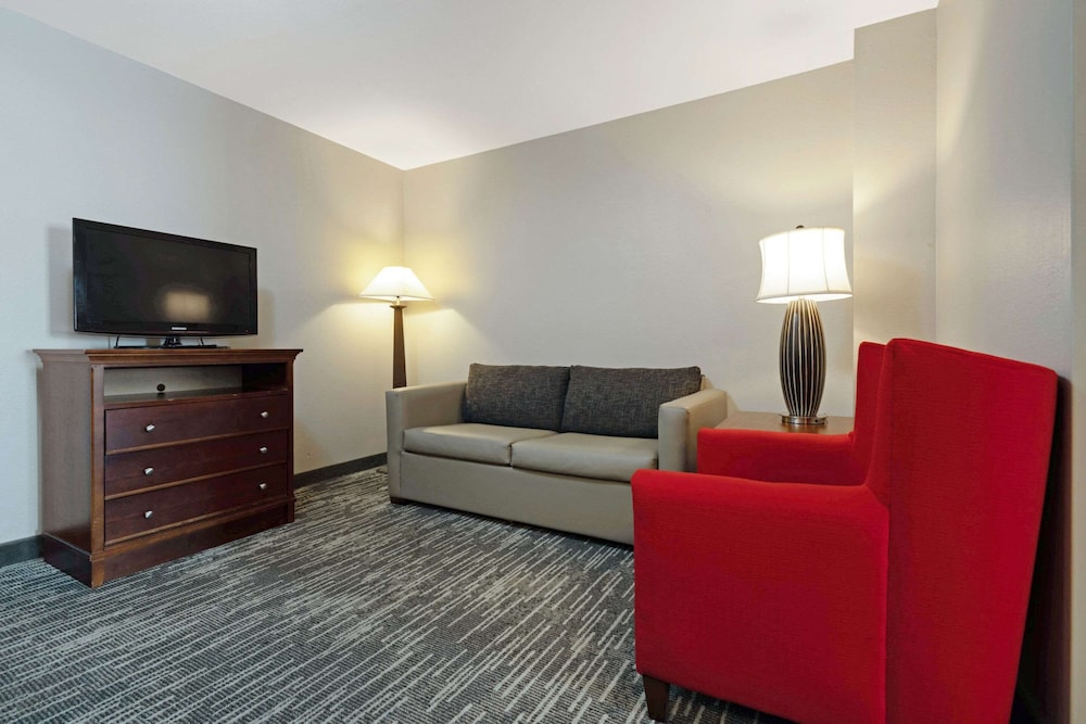 Country Inn & Suites by Radisson, Texarkana, TX 18/27