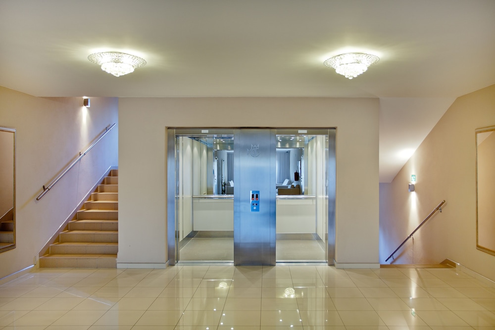 Golden Fish Hotel Apartments 17/31
