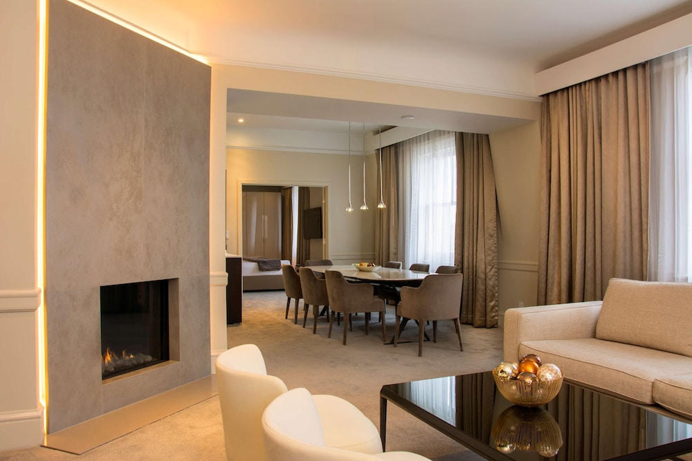 The Benson Portland, Curio Collection by Hilton 49/72