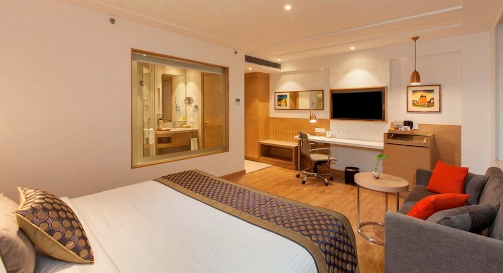 Lemon Tree Hotel Lucknow 7/23