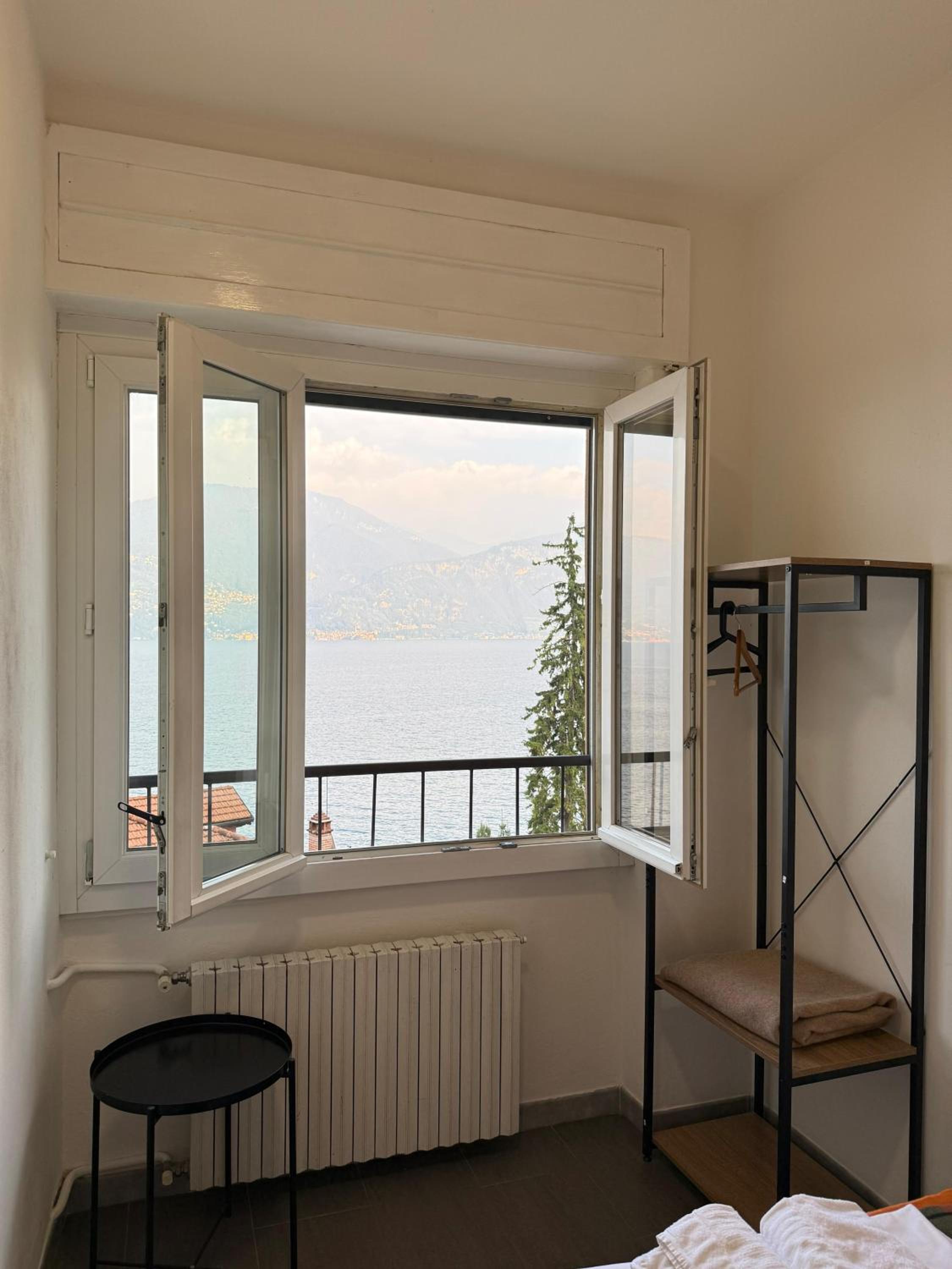 Lake Como Hostel 4/24