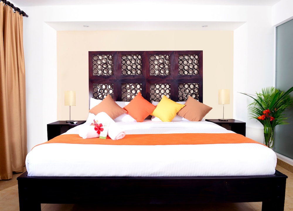 2 BEDROOMS, VILLA, GARDEN VIEW