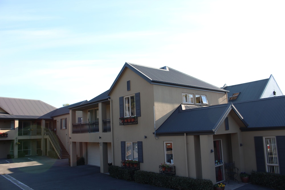 Tresori Motor Lodge 4/48